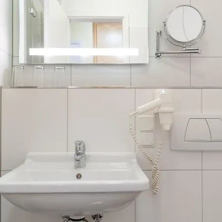 Apartment 300, Seepark
